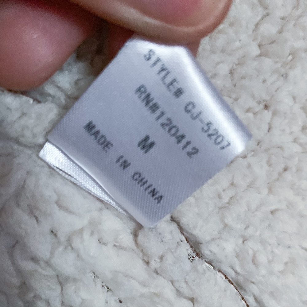 Forever 21 Faux Sheepskin Vest - Picture 5 of 8